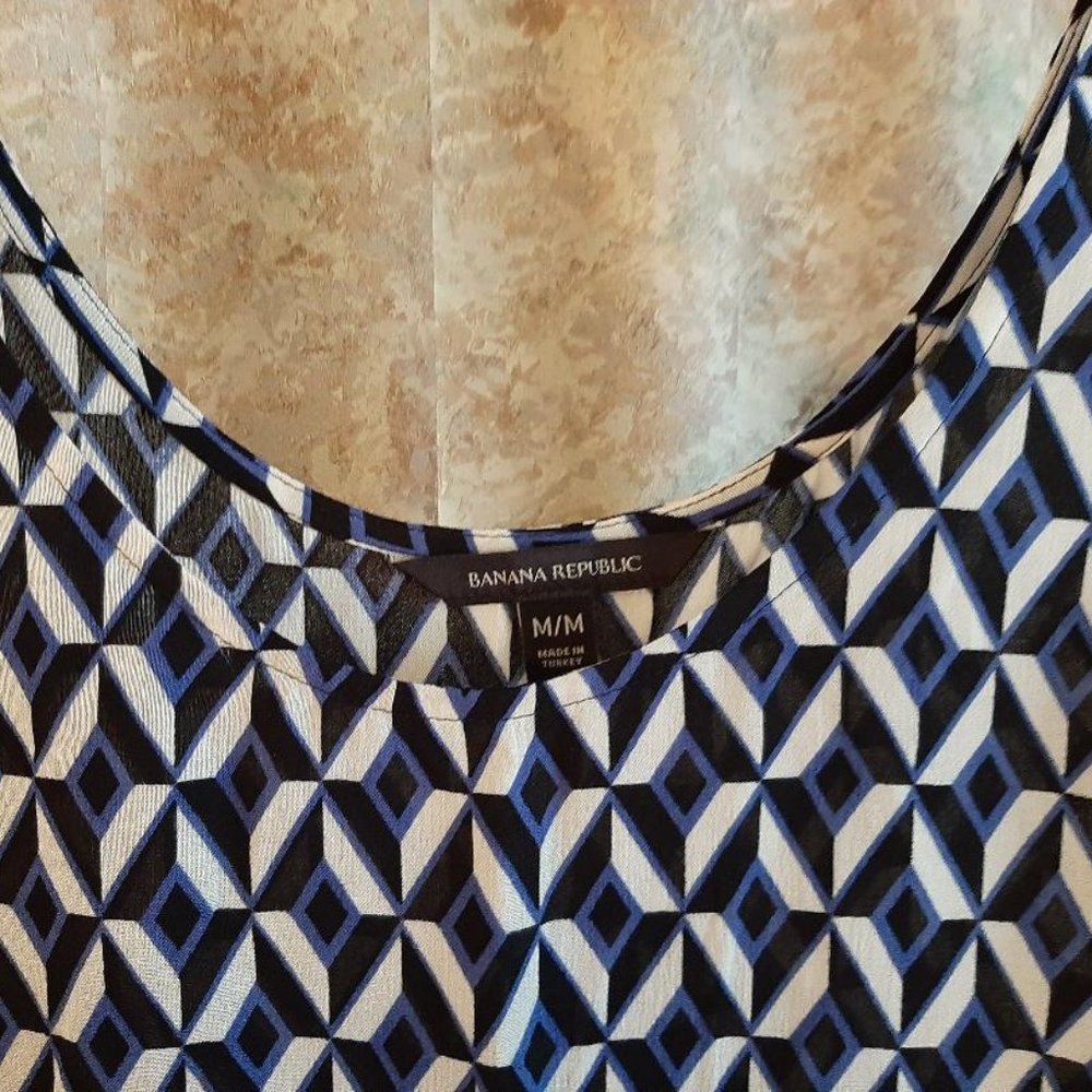 Black/blue/white geometric print tank size Med - Picture 2 of 6